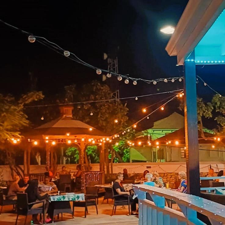 Turks Head Inne Cockburn Town Ngoại thất bức ảnh
